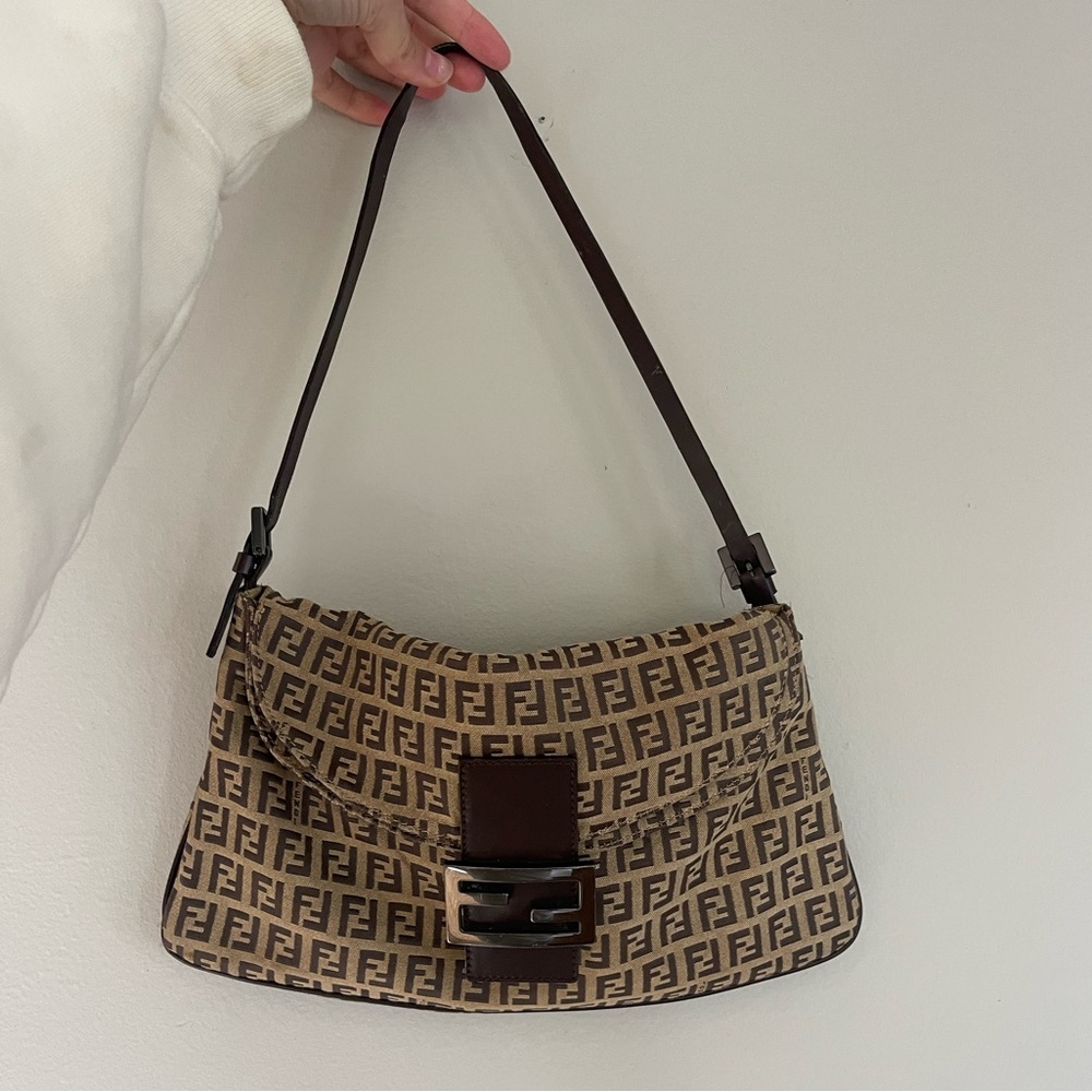 FENDI baguette bag with adjustable strap with buckle detailing